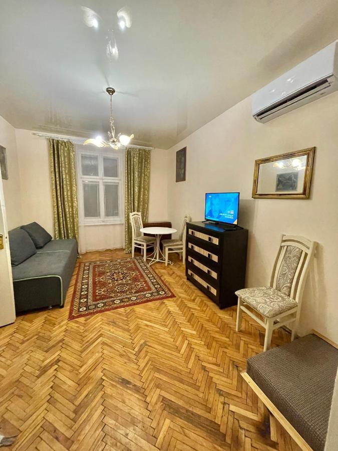 Style Apartments In Old ลวีฟ ภายนอก รูปภาพ